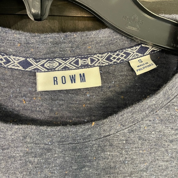 Men’s shirts. (5 size small) - Picture 6 of 15